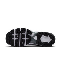 Nike Air Max Moto 2K Sneakers Grijs Wit Zilvergrijs Zwart