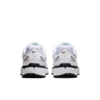 Nike P-6000 Sneakers Wit Metallic Silver Zwart