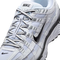 Nike P-6000 Sneakers Wit Metallic Silver Zwart