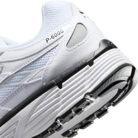 Nike P-6000 Sneakers Wit Metallic Silver Zwart