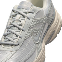 Nike Initiator Sneakers Silver Grey Light Grey Off-White