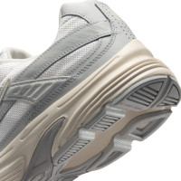 Nike Initiator Sneakers Silver Grey Light Grey Off-White
