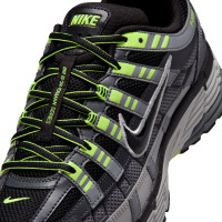 Nike P-6000 Sneakers Zwart Metallic Zilver Neongeel