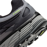 Nike P-6000 Sneakers Zwart Metallic Zilver Neongeel