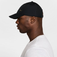 Nike Dri-FIT Club Pet Metallic Swoosh Zwart Goud