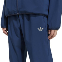 adidas Tech Essential Woven Trainingspak Donkerblauw Zilver
