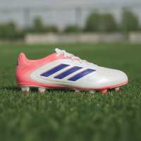 adidas Copa Pure III Club Gras / Kunstgras Voetbalschoenen (MG) Gebroken Wit Blauw Roze