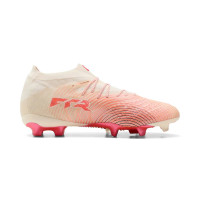 PUMA Future 9 Ultimate Gras Voetbalschoenen (FG) Gebroken Wit Zwart Roze