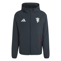adidas Manchester United Tiro Travel Trainingsjack 2026-2027 Donkerolijfgroen Wit Rood