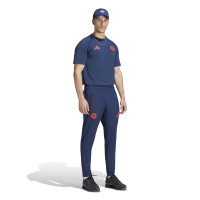 adidas Bayern München Tiro Travel Trainingsbroek 2026-2027 Donkerblauw Rood