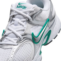 Nike V5 RNR Sneakers Wit Metallic Silver Smaragdgroen Zwart