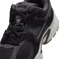 Nike V5 RNR Suede 2 Sneakers Zwart Zilvergrijs Donkergrijs Bruin