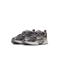Nike V5 RNR Lace Sneakers Kleuters Grijs Gebroken Wit Iron Grey Metallic Cool Grey
